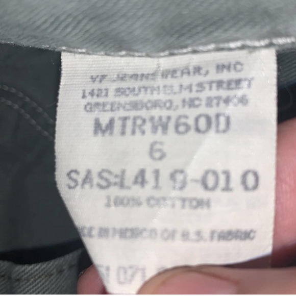 Wrangler for women Vintage ‘Mom’ Sage Green Shorts. Size 6. EUC. Large Pockets - Picture 4 of 4